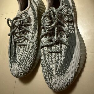 Adidas Yeezy size 5.5
